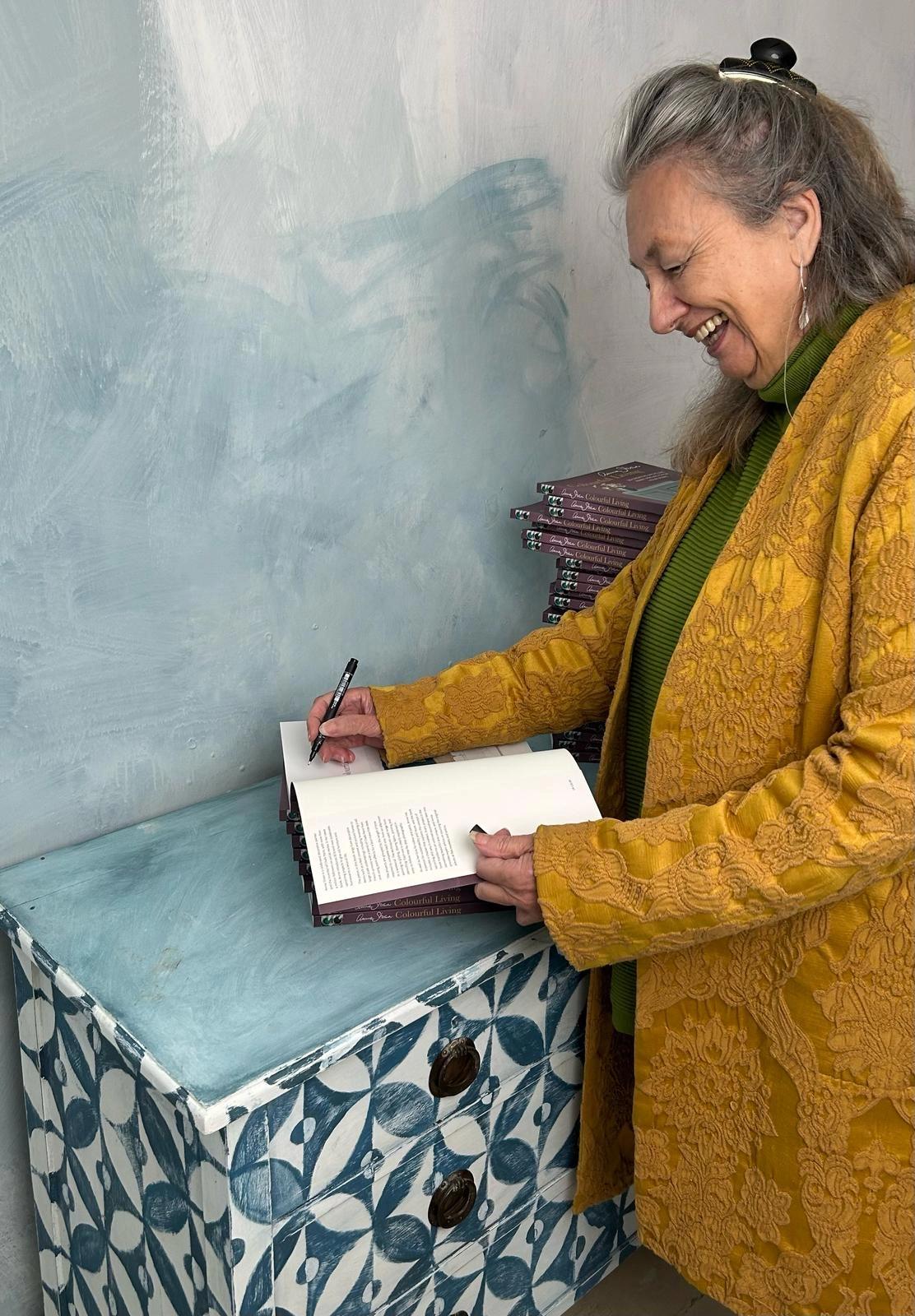 Colorful Living Kitap